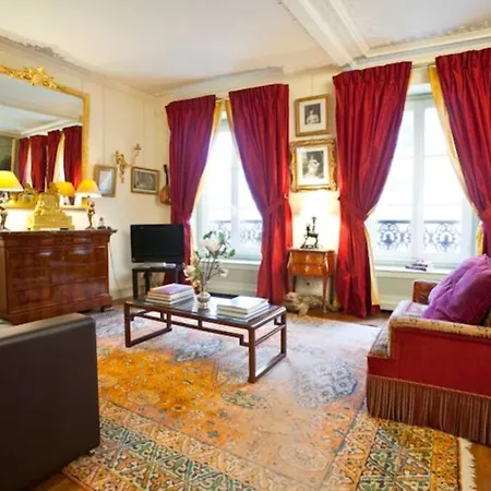 Luxury, Calm&elegance In The Heart Of Champs-elysées With A Bottle Of Champagne Upon Your Arrival !!! Appartamento *
