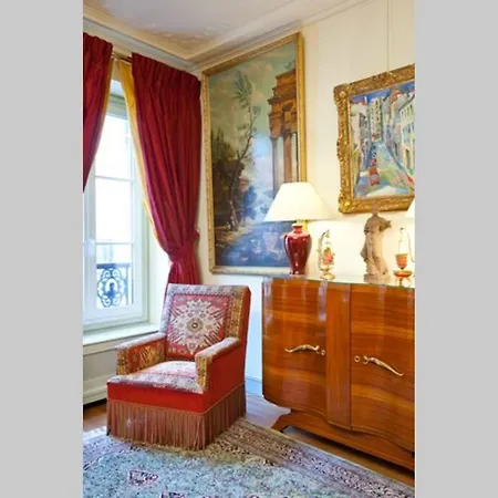 Luxury, Calm&elegance In The Heart Of Champs-elysées With A Bottle Of Champagne Upon Your Arrival !!! Appartamento *