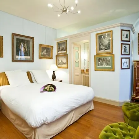 Appartamento Luxury, Calm&elegance In The Heart Of Champs-elysées With A Bottle Of Champagne Upon Your Arrival !!!