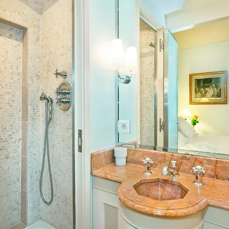 Luxury, Calm&elegance In The Heart Of Champs-elysées With A Bottle Of Champagne Upon Your Arrival !!! Appartamento *