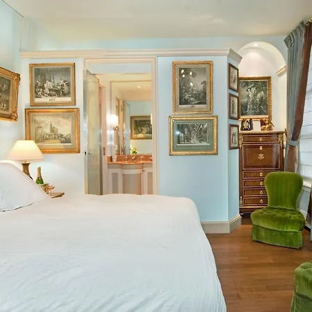 Luxury, Calm&elegance In The Heart Of Champs-elysées With A Bottle Of Champagne Upon Your Arrival !!! *