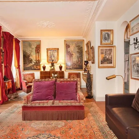 Luxury, Calm&elegance In The Heart Of Champs-elysées With A Bottle Of Champagne Upon Your Arrival !!! Appartamento