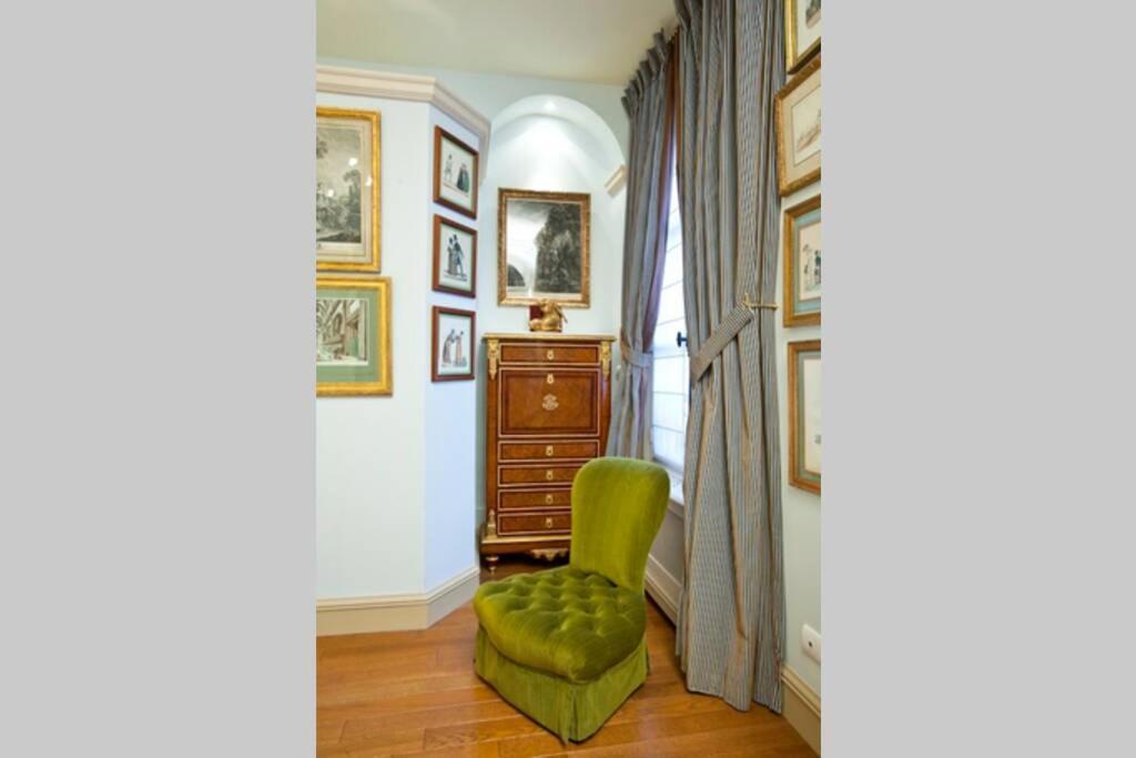 Appartamento Luxury, Calm&elegance In The Heart Of Champs-elysées With A Bottle Of Champagne Upon Your Arrival !!! Parigi