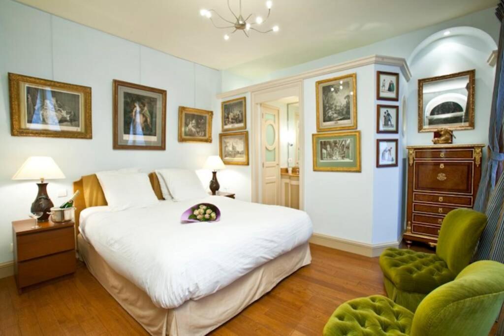 Appartamento Luxury, Calm&elegance In The Heart Of Champs-elysées With A Bottle Of Champagne Upon Your Arrival !!!