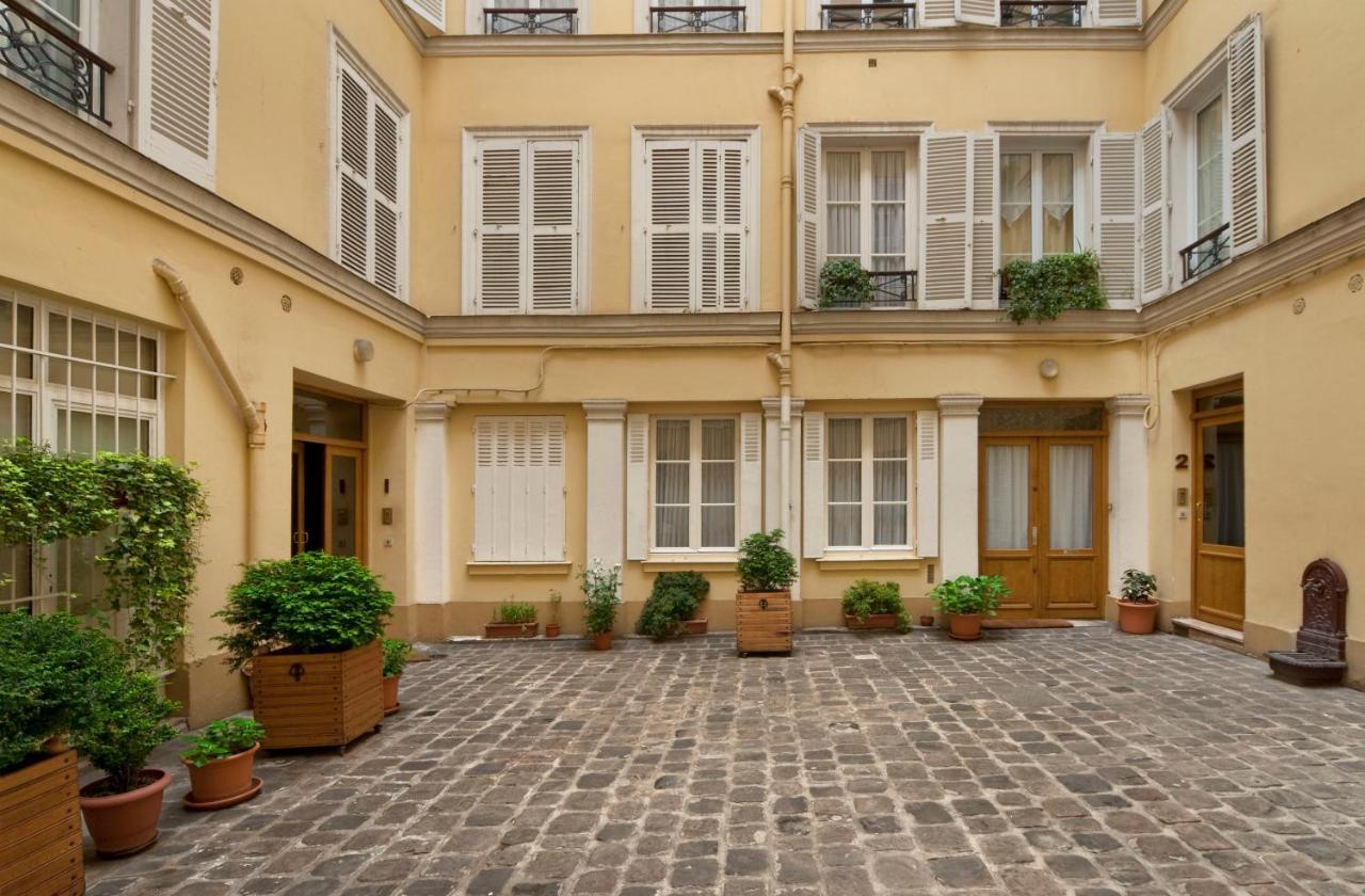 Luxury, Calm&elegance In The Heart Of Champs-elysées With A Bottle Of Champagne Upon Your Arrival !!! *
