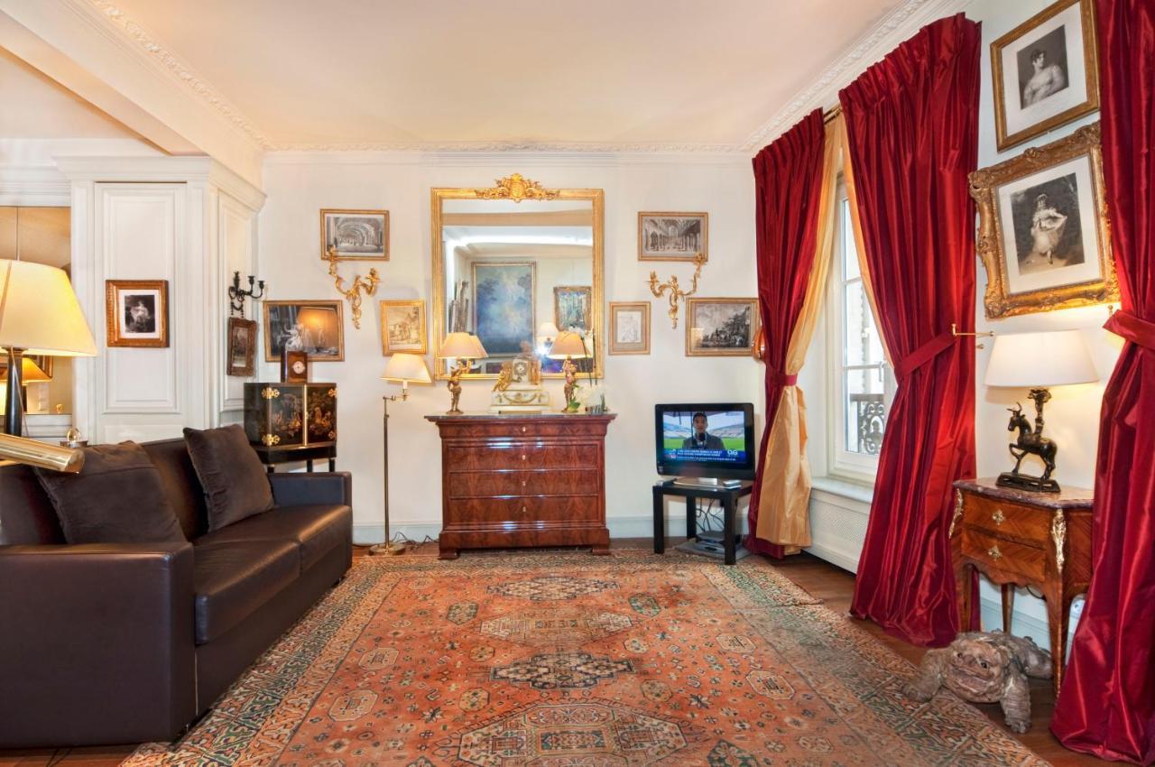 Luxury, Calm&elegance In The Heart Of Champs-elysées With A Bottle Of Champagne Upon Your Arrival !!!
