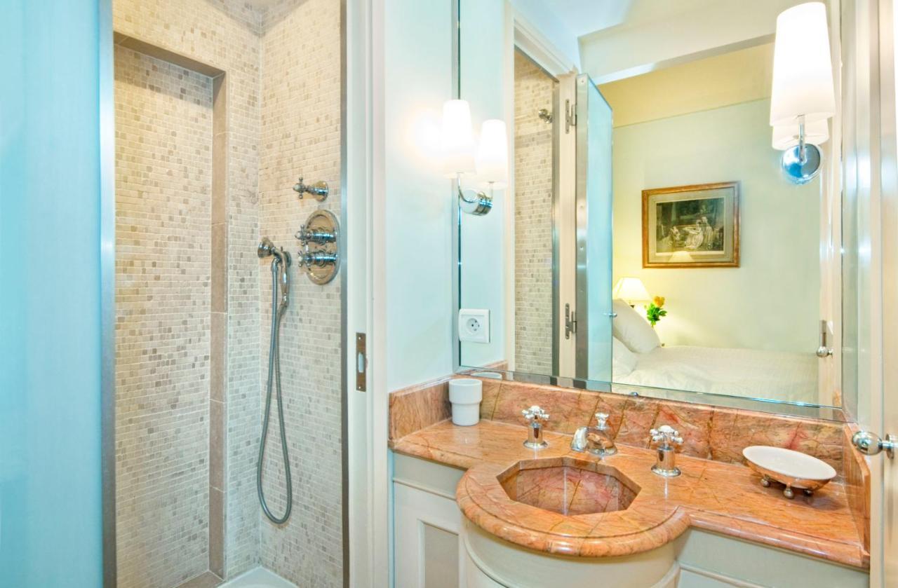 Luxury, Calm&elegance In The Heart Of Champs-elysées With A Bottle Of Champagne Upon Your Arrival !!! Appartamento *