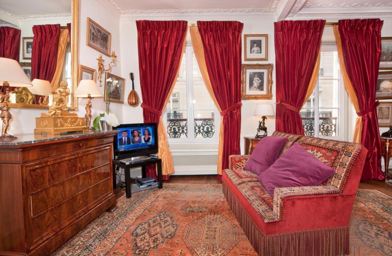 Appartamento Luxury, Calm&elegance In The Heart Of Champs-elysées With A Bottle Of Champagne Upon Your Arrival !!!