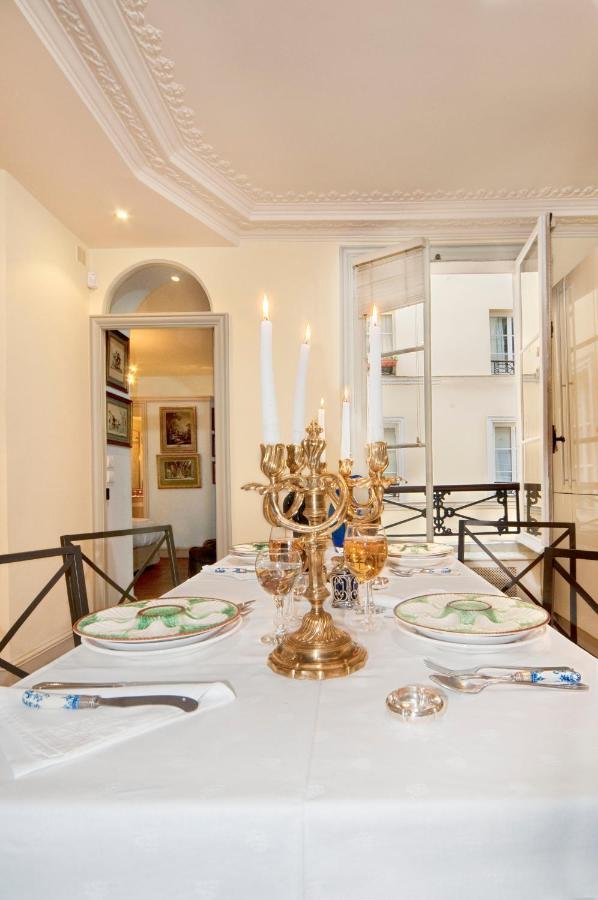 Luxury, Calm&elegance In The Heart Of Champs-elysées With A Bottle Of Champagne Upon Your Arrival !!!