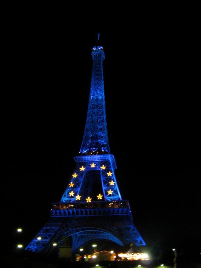 Appartamento Luxury, Calm&elegance In The Heart Of Champs-elysées With A Bottle Of Champagne Upon Your Arrival !!!